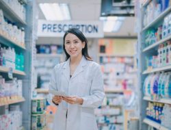 Peran Apoteker di Era Digital, Tantangan dan Peluang
