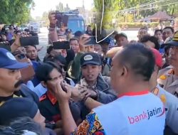 Wartawan Radar Situbondo Diduga Dianiaya Saat Liput Demo, Apakah Bupati Terlibat?