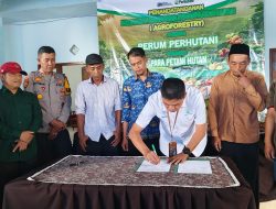 Perhutani Bondowoso Teken PKS Pengelolaan Lahan dengan Petani Kopi LMDH Rengganis